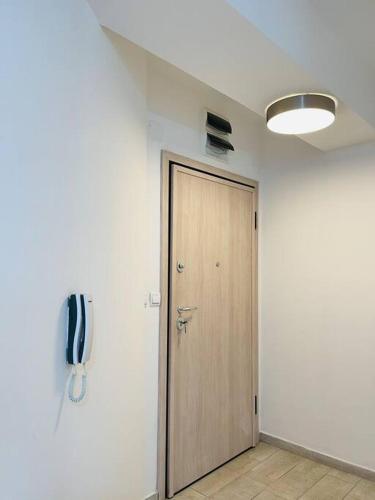 New modern Rooftop Apartment-FREE PRIVATE PARKING, self check-in, Skopje (photo 9)