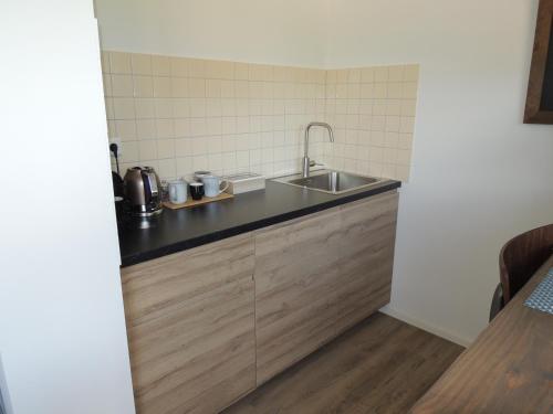 ห้องครัว, Bed & Breakfast De Bodderie in เมียเคิร์ก