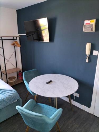 Lovely studio apartment in London