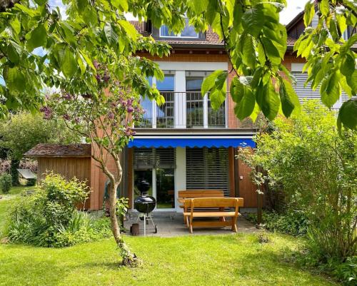 Modernes Reihenhaus mit Blick auf den Bodensee - Apartment - Bottighofen