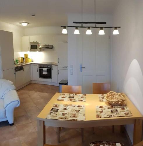 Kitchen, Monteurwohnung AUSBLICK SEEBLICK 16356 Werneuchen bei Berlin in Werneuchen
