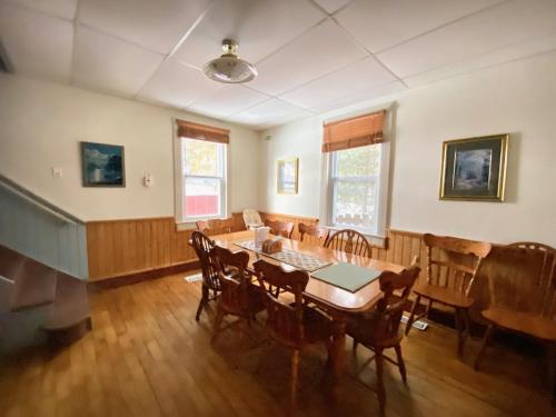 Létesítmények, 4 Bedroom Cottage on Manitoulin Island Next to Sand Beaches! in Providence Bay (ON)