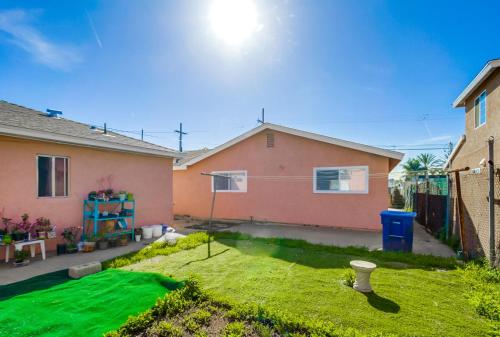 Lovely 3-Bedroom Home w 3 Queen Bed + Free Wi-Fi + 2-car Parking in Otay