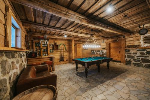 Uue-Ringi Holiday Uue-Ringi Holiday