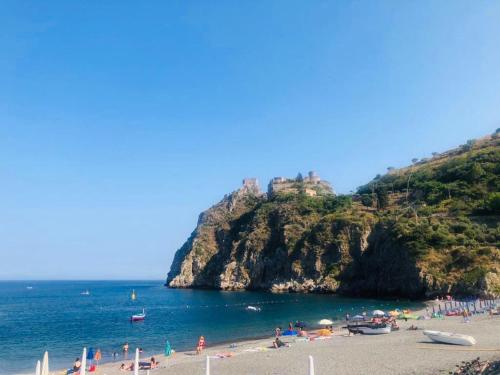 Appartamento sul lungomare di S Alessio - Apartment - SantʼAlessio Siculo