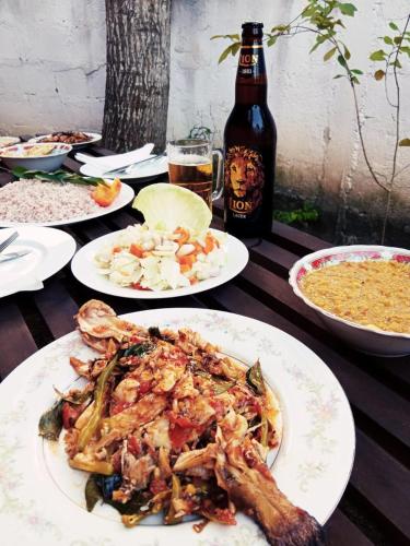 식음료(F&B), MENAKA HOMESTAY in 탕갈레