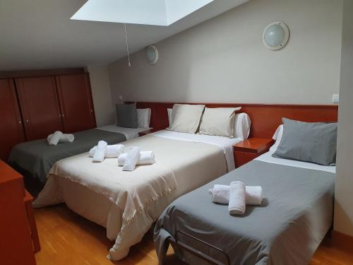 1 double bed, 1 twin bed, 1 bunk bed