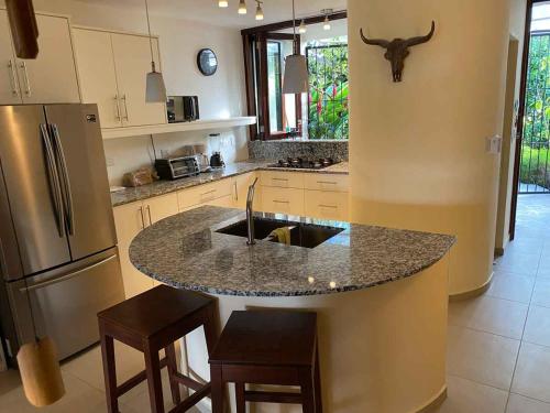 Studio Apartment with Sea View image 8