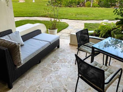 Studio Apartment with Sea View image 5