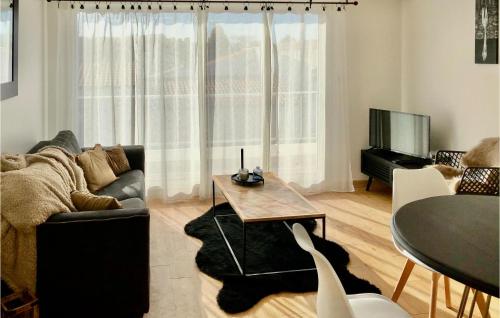 2 Bedroom Beautiful Apartment In Challans - Location saisonnière - Challans
