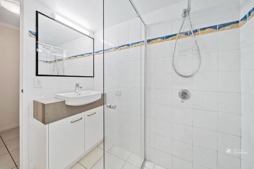 Mooloomba One by Discover Stradbroke Mooloomba One by Discover Stradbroke