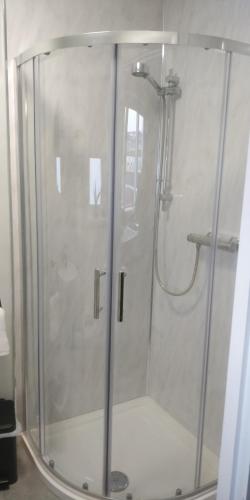 Free Derry Apartments 5