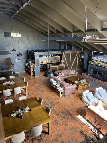 Vista exterior, Thousand Lakes Lodge in Longford