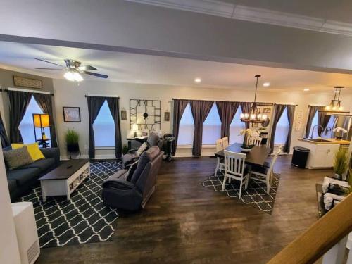 Downtown Kzoo with 3rd Floor Arcade Room