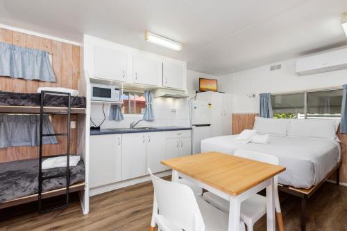 Pyramid Holiday Park Room Type - Budget Cabin - External Ensuite Pyramid Holiday Park Room Type - Budget Cabin - External Ensuite