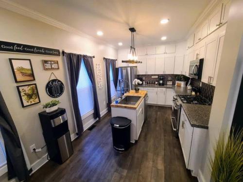 Downtown Kzoo with 3rd Floor Arcade Room in Vine