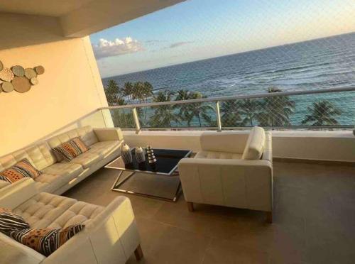 Luxury Marbella Beach Front 3 bedrooms apartment in Guayacanes