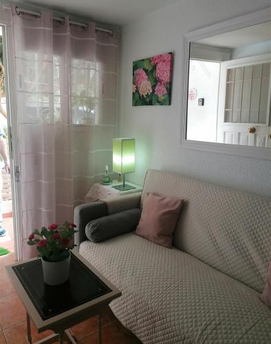  Bright apartment with bedroom, living room and private bathroom by the sea. in Cala del Moral