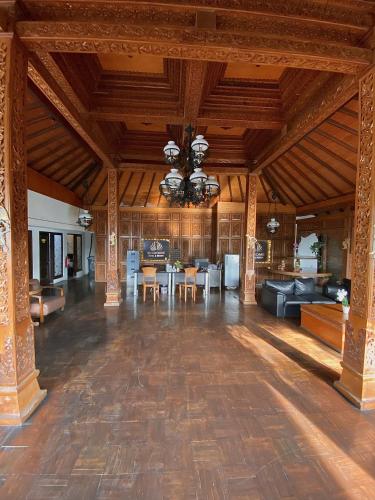 Chrome Hotel and Resort Solo near Adisumarmo International Airport