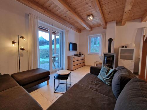 Lovely holiday home within walking distance of the ski slope and a subtropical swimming pool