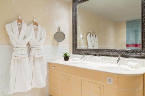 Carlton Hotel St. Moritz - image 10