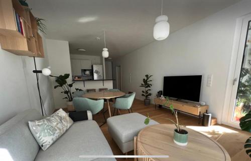 Nähe Messe: Zentrale Wohnung mit Balkon und Loggia, Frankfurt (foto 2)