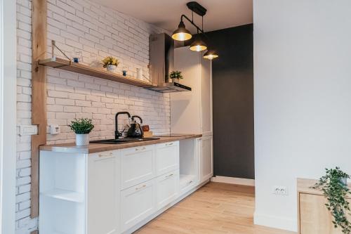 Konyha, Academy Home in Foksány