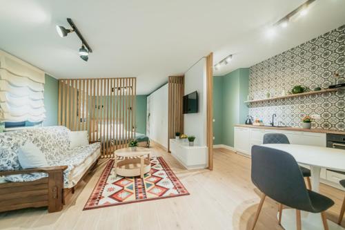 1 king bed, 1 sofa bed