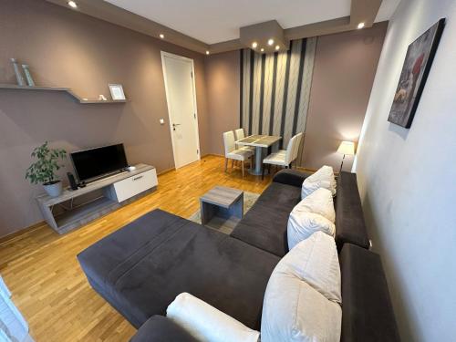 Nevena Belville Apartments - image 3
