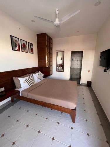 Deluxe Double Room image 10