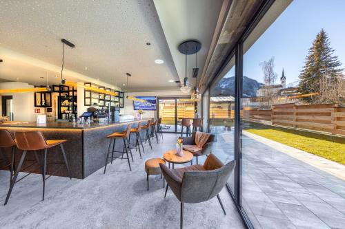 Bar/lounge, PEOPLE'S Hotel in Kaprun