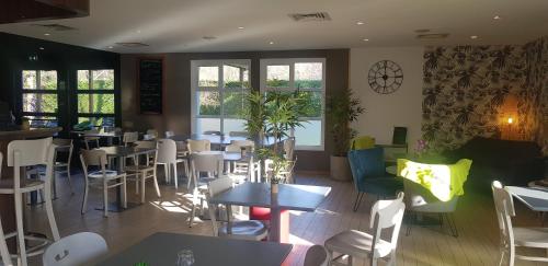 Campanile Hotel Chantilly - image 14