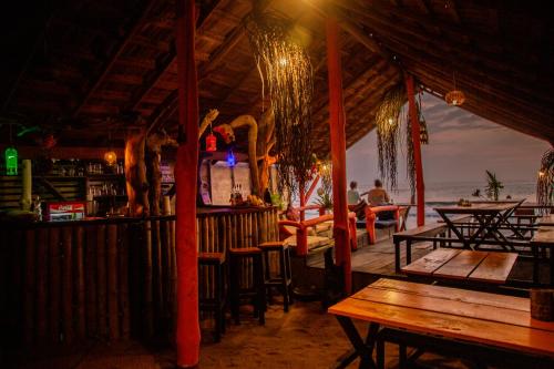 Brother's Beach Home in Galle