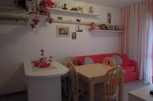  Modern flat for 6 guests with swimming pool in Bibione