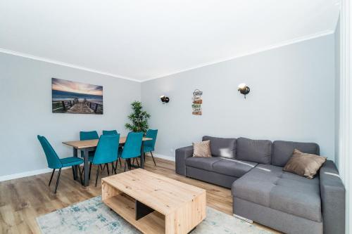 Shared lounge/TV area, One Bedroom Apartment by Algarve Golden Properties in Quatro Estradas