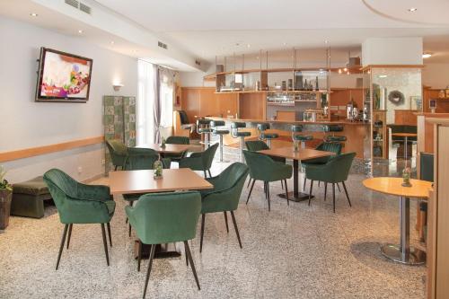 Fairway Hotel