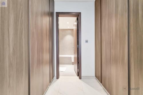 Spacious waterfront 1 BR at MBR city - image 10