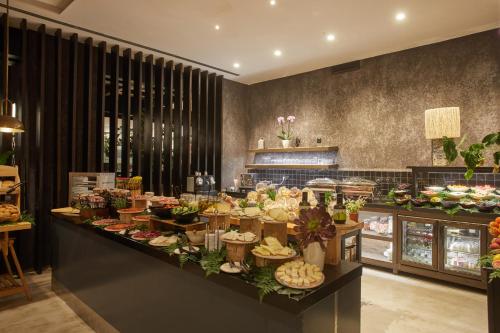 Hotel Jardin Tropical - image 14