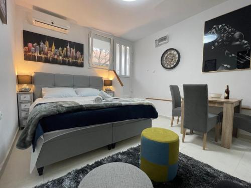 Old Town Bridge Apartment 1