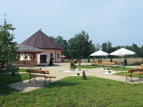 Dārzs, Zajazd Orchidea - Lipsko - Hotel 24h in Gołębiów