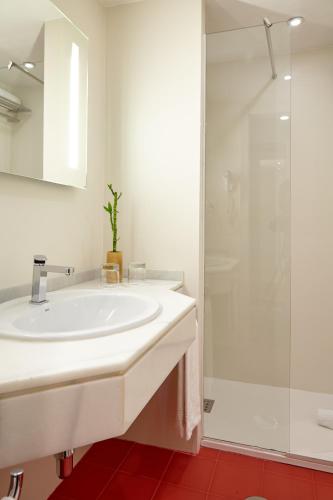 Hotel Maciá Granada Five Senses Rooms & Suites - image 5