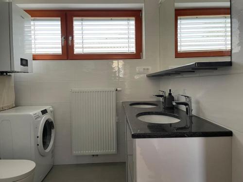 Klinar - Attractive new two-story apartment, Bled (foto 7)