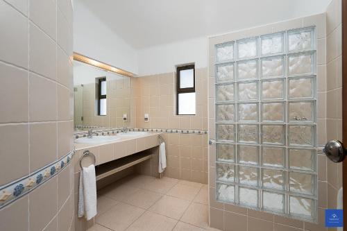 Casa Carob - image 2