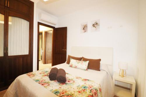 Three-Bedroom Townhouse image 2