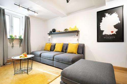 MARIENPLATZ Apartment 2 bedrooms living room kitchen in München, Deutschland