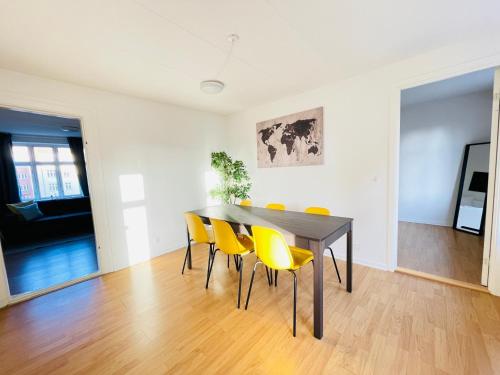  aday - Reberbansgade Central Apartment in Aalborg