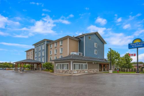 Days Inn & Suites by Wyndham Lindsay