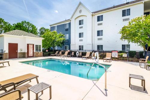 Candlewood Suites Savannah Airport, an IHG Hotel