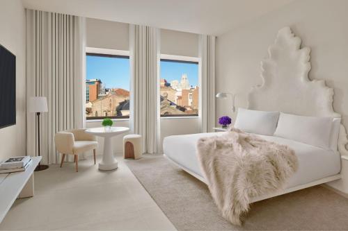 One-Bedroom Premier King Suite