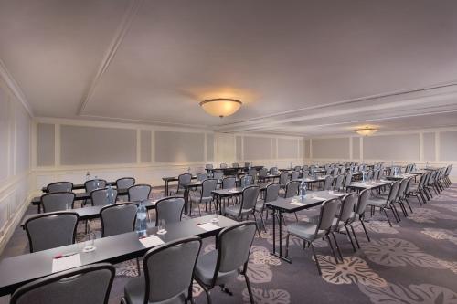 Lisbon Marriott Hotel - image 9